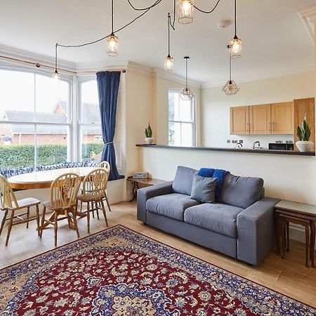 Apartamento Ground Floor At The Old Vicarage Scarborough Exterior foto